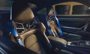 The interior of the GT3 is similar to the rest of the 911 line, with a clean design and simple layout that pays homage to previous remakes of Porsche's best sports car. 