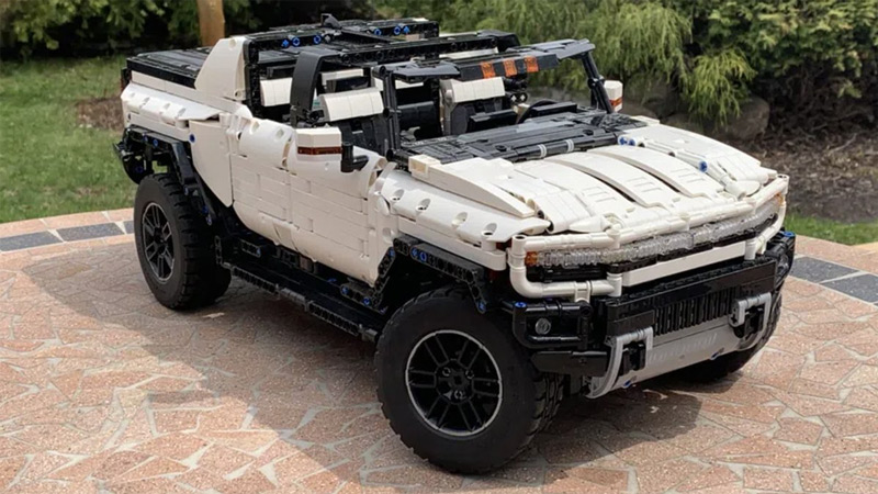 GMC Hummer EV Lego